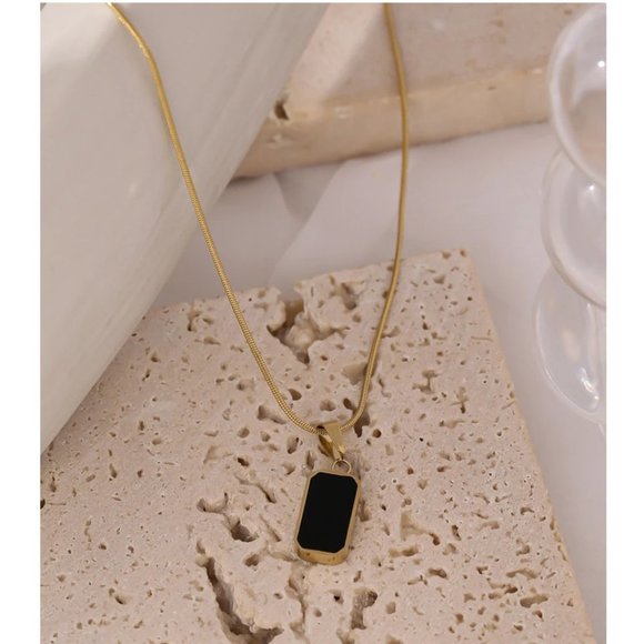 New 18K Gold Plated Double Sided White Shell Black Enamel Rectangular Necklace - Picture 2 of 7